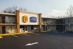 Photograph of Super 8, Morganton