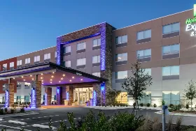 Photograph of Holiday Inn Express (copy), Wilmington