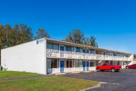 Photograph of Motel 6, Connelly Springs
