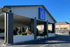 Photograph of Motel 6, Greenville