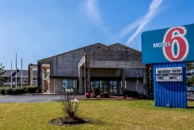 Photograph of Motel 6, Kenly
