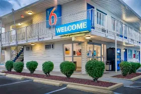 Photograph of Motel 6, Lumberton