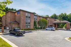 Photograph of Comfort Inn, Lenoir