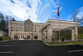 Photograph of Country Inn & Suites, Asheville