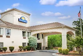 Photograph of Days Inn, Haw River