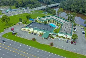 Photograph of Red Carpet Inn & Suites, Kinston