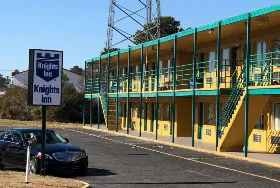 Photograph of Knights Inn, Selma