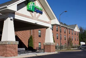 Photograph of Holiday Inn Express, West Jefferson