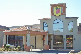 Photograph of Super 8, Huntersville