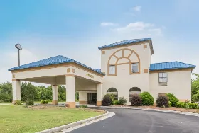 Photograph of Days Inn by Wyndham Selma, Selma