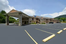 Photograph of Americas Best Value Inn, Canton