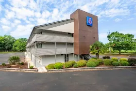 Photograph of Motel 6, Charlotte
