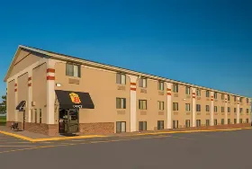 Photograph of Super 8, Lincoln