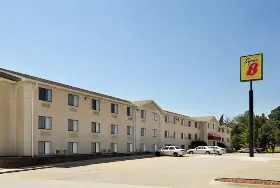 Photograph of Super 8, Lincoln