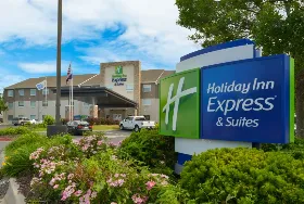 Photograph of Holiday Inn Express, Omaha