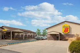 Photograph of Super 8, North Platte