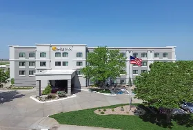 Photograph of La Quinta Inn & Suites, Kearney