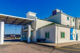 Photograph of Motel 6, Sidney