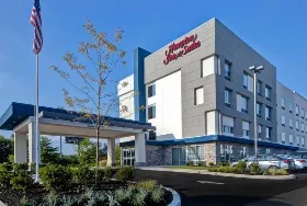 Photograph of Hampton Inn, Deptford