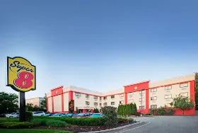 Photograph of Super 8, Mahwah