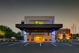 Photograph of Holiday Inn Express, Voorhees