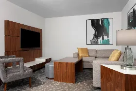 Photograph of Renaissance Woodbridge Hotel, Iselin