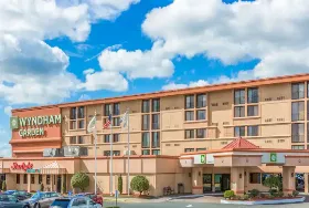 Photograph of Wyndham ( Airport ), Newark
