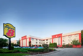 Photograph of Super 8, Mahwah