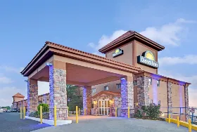 Photograph of Days Inn, Ridgefield