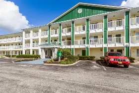 Photograph of HomeTowne Studios, Maple Shade