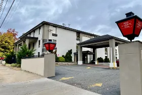 Photograph of Red Carpet Inn, Irvington