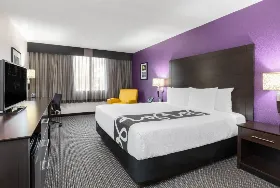 Photograph of La Quinta Inn & Suites, Clifton