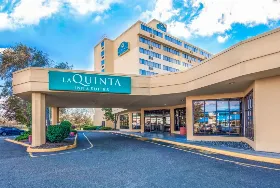 Photograph of La Quinta Inn & Suites, Secaucus