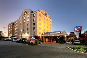 Photograph of Fairfield Inn & Suites, Avenel