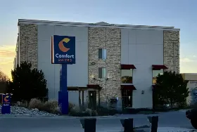 Photograph of Comfort Suites, Farmington