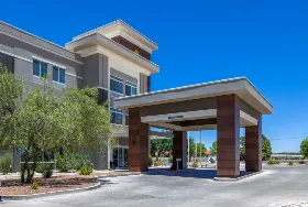 Photograph of La Quinta Inn & Suites, Artesia
