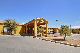 Photograph of Days Inn, Carlsbad