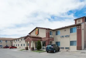 Photograph of Super 8, Bernalillo