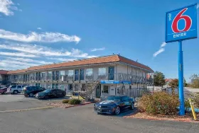 Photograph of Motel 6, Albuquerque