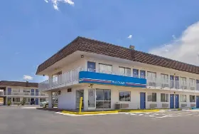 Photograph of Motel 6, Santa Rosa