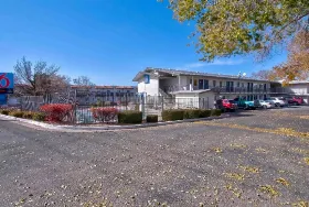 Photograph of Motel 6, Santa Fe