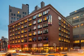 Photograph of Hilton Garden Inn, New York
