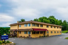 Photograph of Days Inn, Wurtsboro