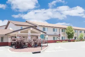 Photograph of Super 8, Middletown