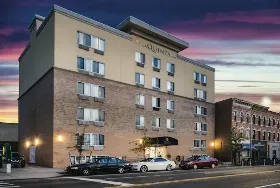 Photograph of La Quinta Inn & Suites, Brooklyn