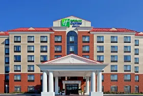 Photograph of Holiday Inn Express, Latham