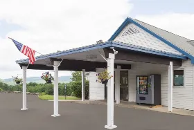 Photograph of Travelodge, Lake George