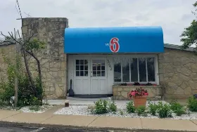 Photograph of Motel 6, Hamburg