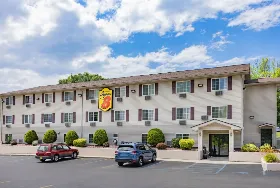 Photograph of Super 8, Johnstown