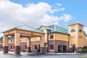 Photograph of Days Inn, Brewerton